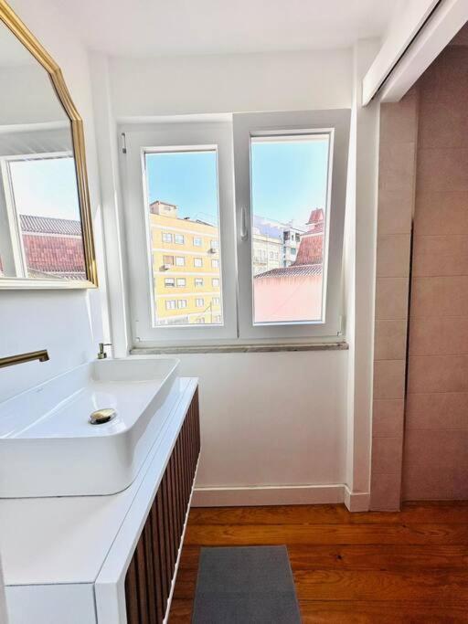 Lisbon City Center Flat For 6 Pp Apartment Ngoại thất bức ảnh